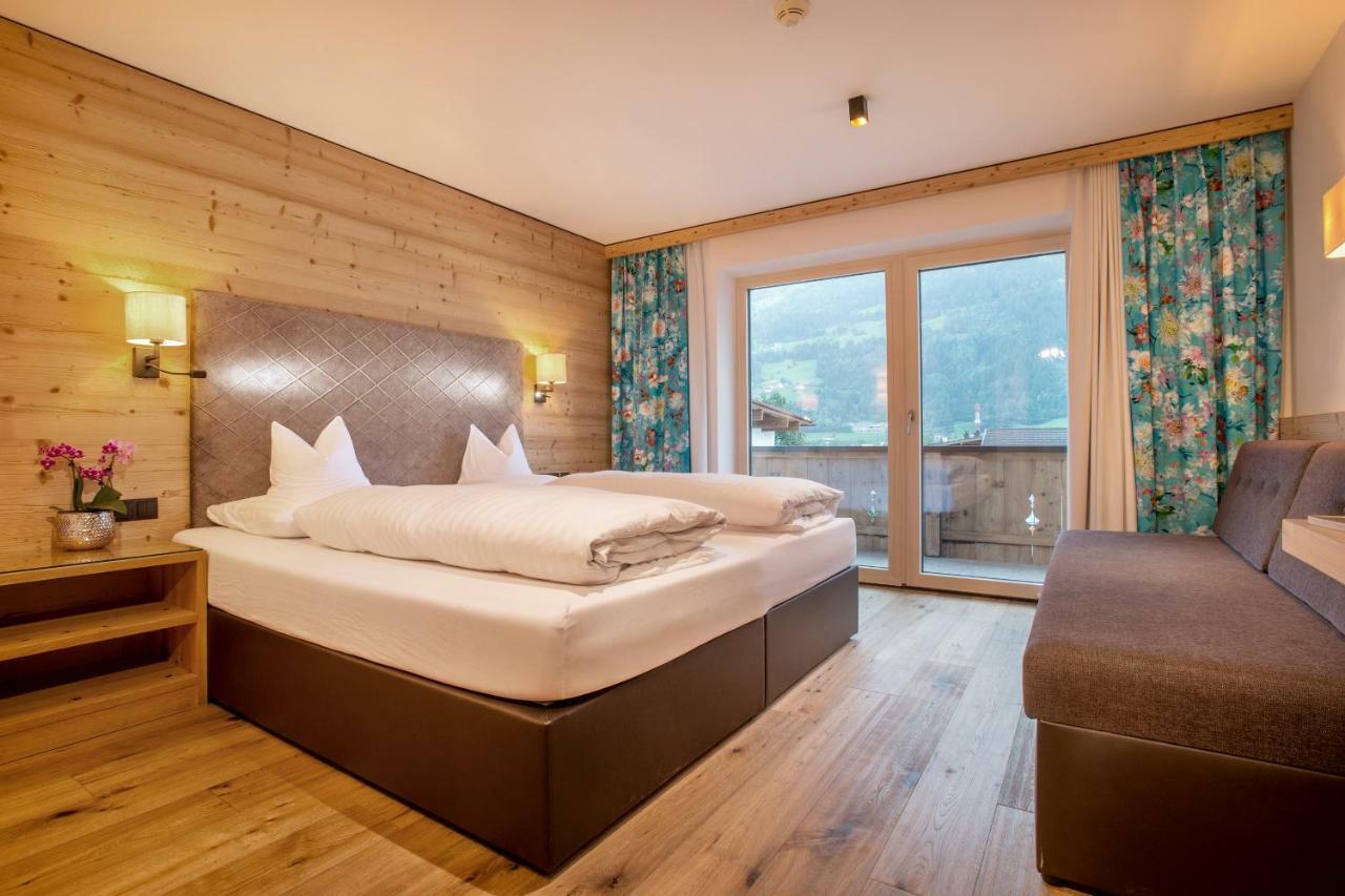 Hotel Tipotsch Стум Екстериор снимка